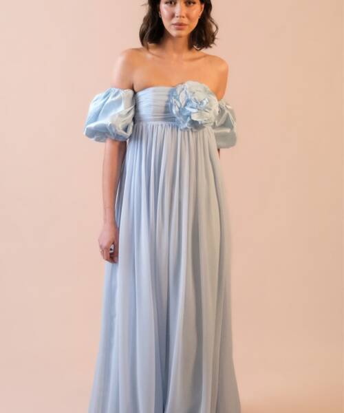 Vestido de festa azul fluido